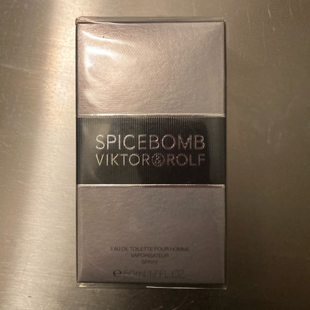SPICEBOMB by VIKTOR & ROLF Eau De Toilette Pour Homme EDT Spray Unopened